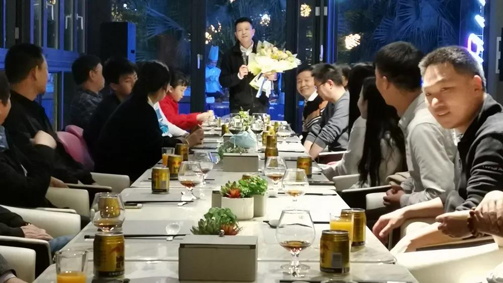 晚宴即將開始，董事長李玉望感謝嘉賓到來